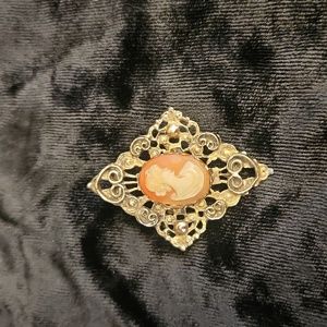 Cameo pin brooch broach